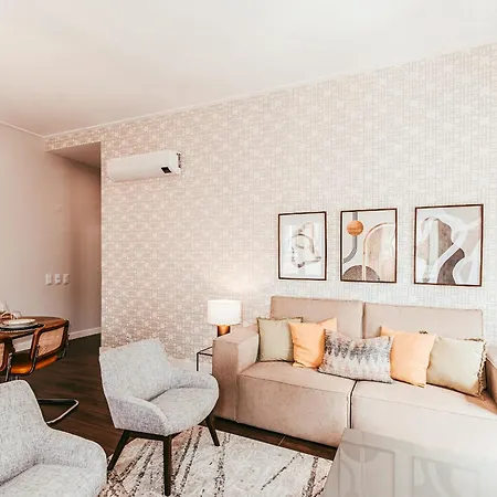 Elegant & Sophisticated Campo Ourique By Gt House *