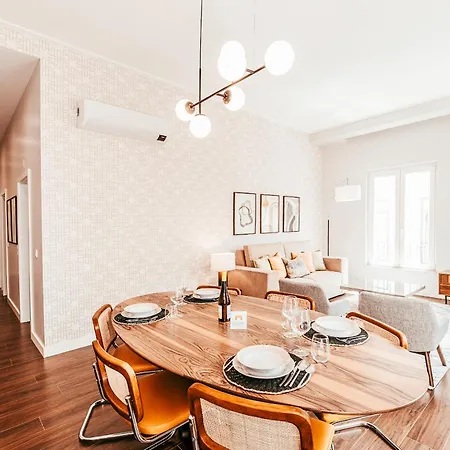 Elegant & Sophisticated Campo Ourique By Gt House