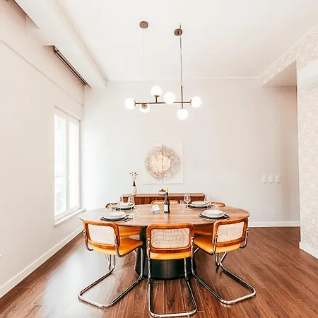 Elegant & Sophisticated Campo Ourique By Gt House